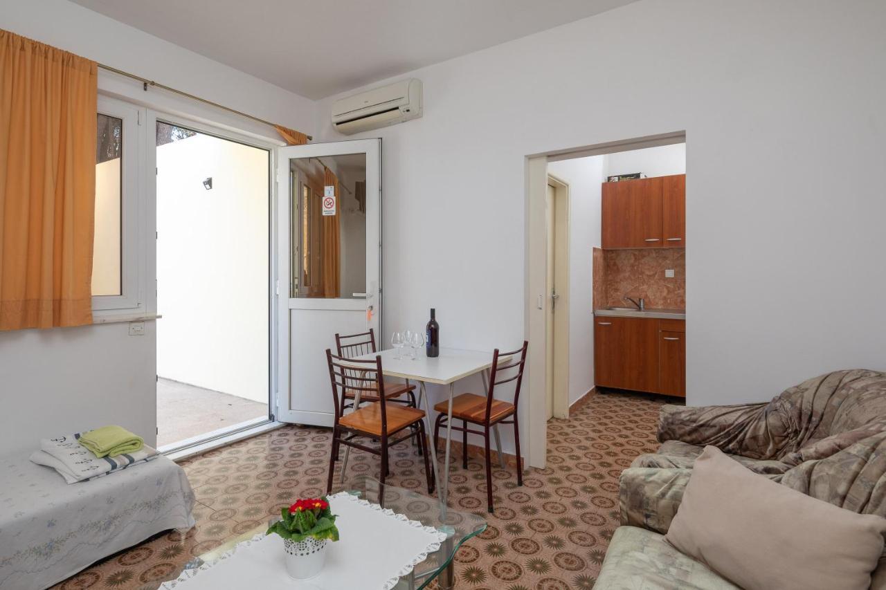 Beach Apartments "Bili Cvitak" Duce Exterior photo