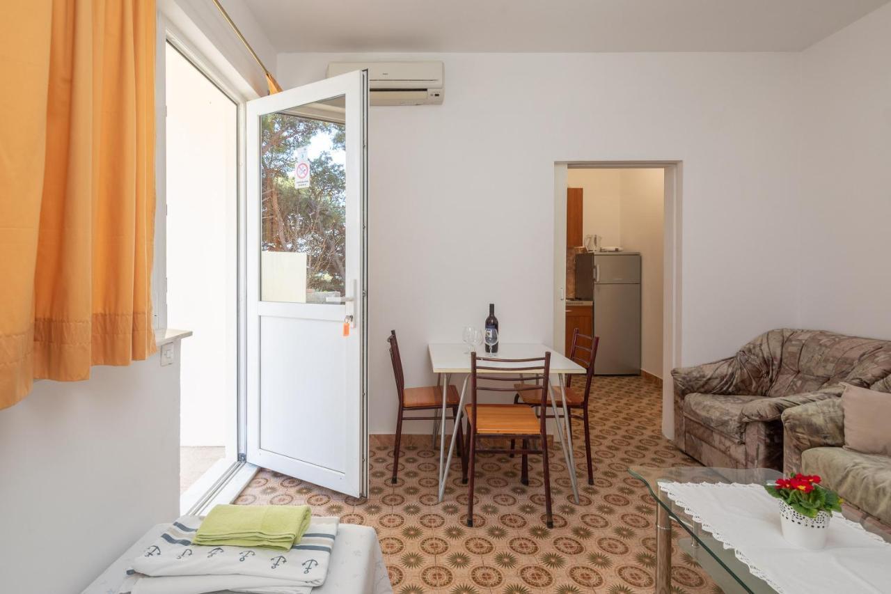 Beach Apartments "Bili Cvitak" Duce Exterior photo